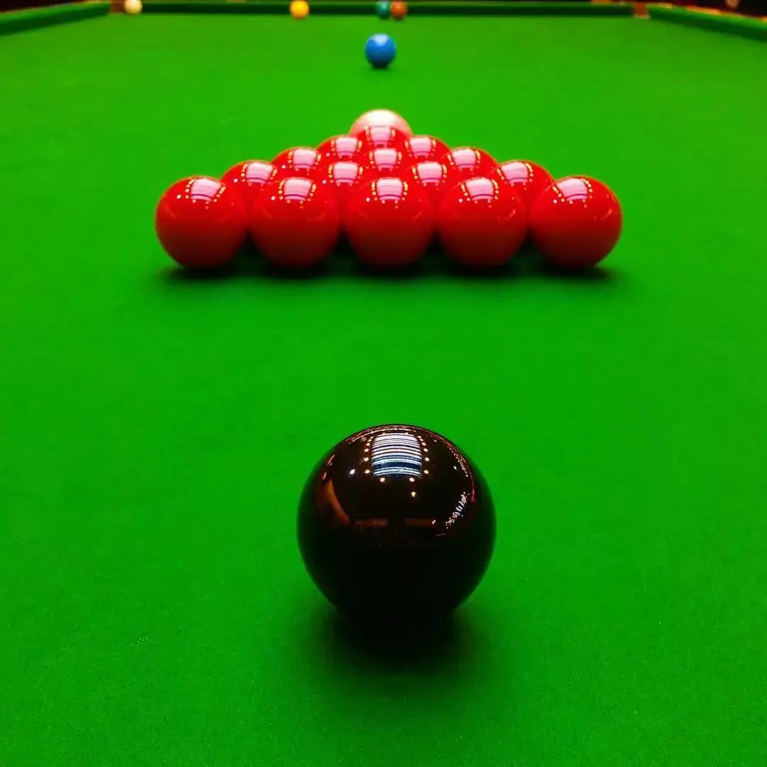 2023斯诺克国锦赛资格赛：马克·艾伦VS马海龙，谁能笑到最后？巅峰对决，不容错过！